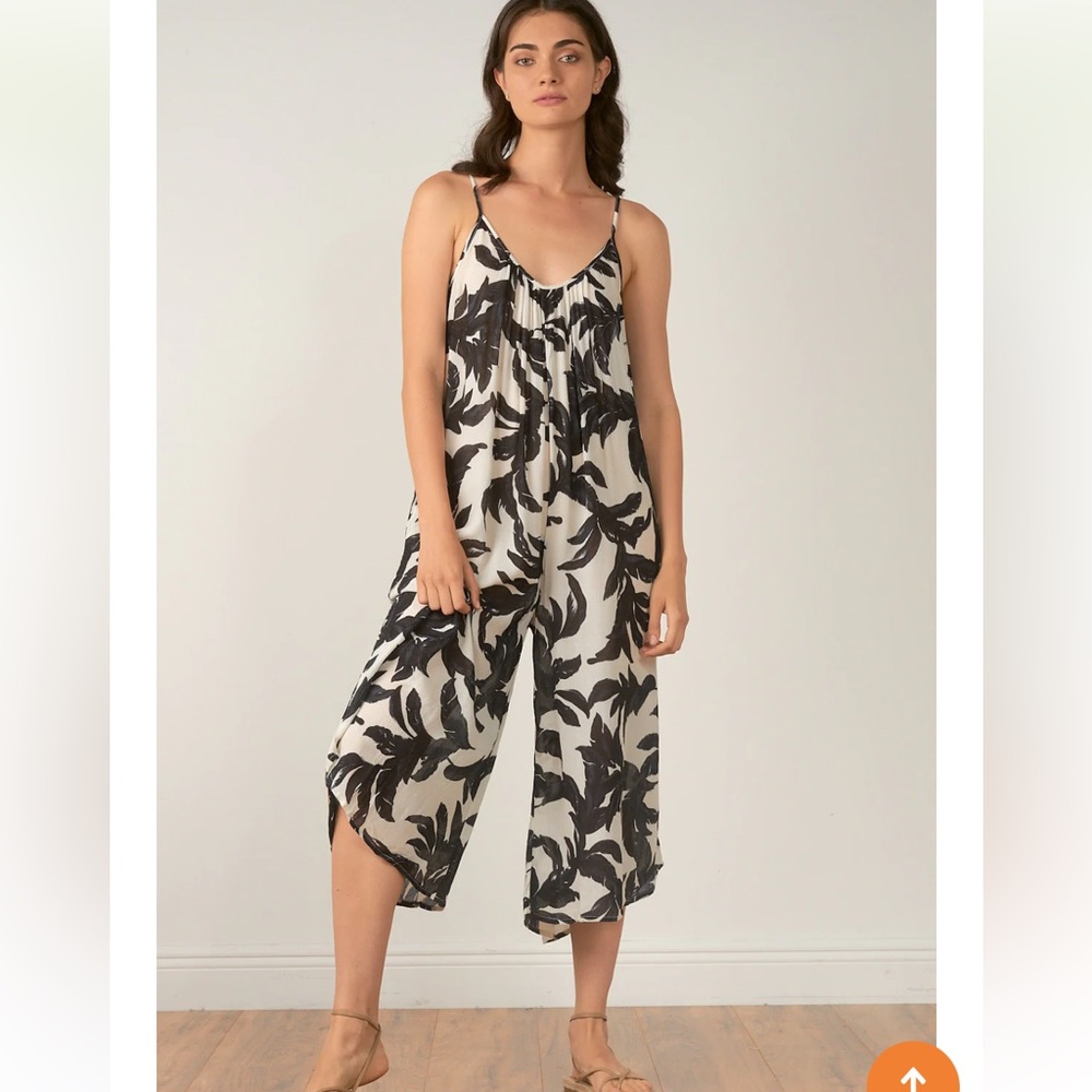 Elan spaghettis strap wide leg jumper size Medium NWT